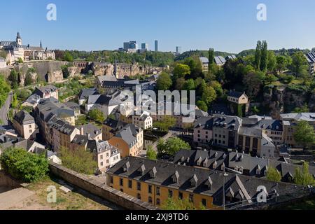 Europa, Luxemburg, Luxemburg-Stadt, Blick über die Altstadt und die Alzette-Schlucht in Richtung Plateau de Kirchberg Stockfoto