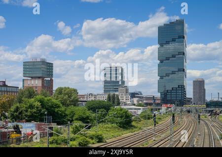 Narva Hochhaus in der Oberbaum City, Bachturm, Hedwig-Wachenheim-Straße, Edge East Side Tower, Amazon Turm, Tamara-Danz-Straße, Warschauer Straße, Stockfoto