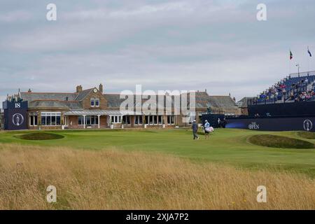 17. Juli 2024; Royal Troon Golf Club, Troon, South Ayrshire, Schottland; The Open Championship Practice Day 3; Eine allgemeine Ansicht des 18. Grüns und Clubhauses während des Mittwochs Übungstages Stockfoto