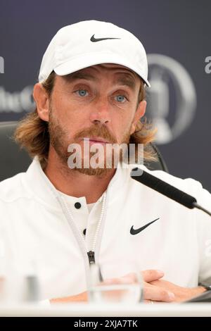 17. Juli 2024; Royal Troon Golf Club, Troon, South Ayrshire, Schottland; Open Championship Practice Day 3; Tommy Fleetwood spricht mit den Medien Stockfoto