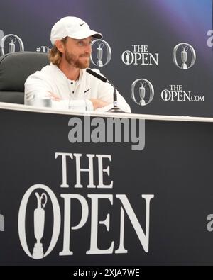 17. Juli 2024; Royal Troon Golf Club, Troon, South Ayrshire, Schottland; Open Championship Practice Day 3; Tommy Fleetwood spricht mit den Medien Stockfoto