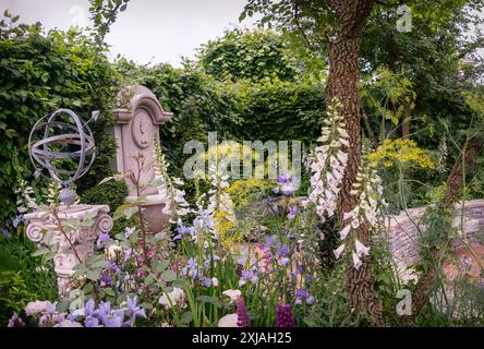 The Bridgerton Garden bei der Chelsea Flower Show 2024 in London, Großbritannien. Stockfoto