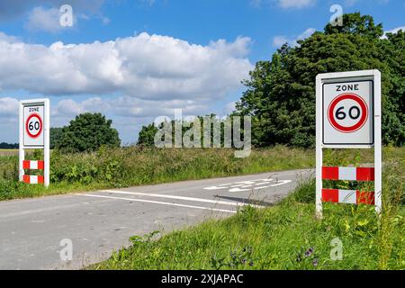 Niederländisches Straßenschild: Beginn der Geschwindigkeitsbegrenzungszone von 60 km/h Stockfoto