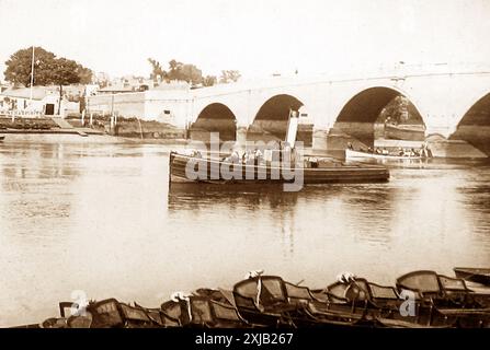 Vergnügungsdampfer Kew Bridge auf der Themse, viktorianische Zeit Stockfoto