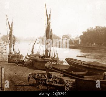 Themse Binnenschiffe in Strand-on-the-Green, Fluss Themse, viktorianische Zeit Stockfoto