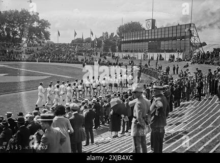 Frankreich, Paris 1924 - Eröffnungszeremonie der Olympischen Sommerspiele - die Eröffnungszeremonie der Olympischen Sommerspiele 1924 fand am 5. Juli 1924 im Olympiastadion in Colombes (heute Yves-du-Manoir-Stadion) statt Stockfoto