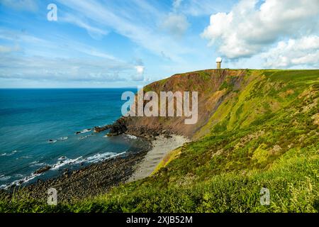 Ein wunderschöner Spaziergang zum Hartland Point mit seinem wunderschönen Leuchtturm und atemberaubendem Meerblick Stockfoto