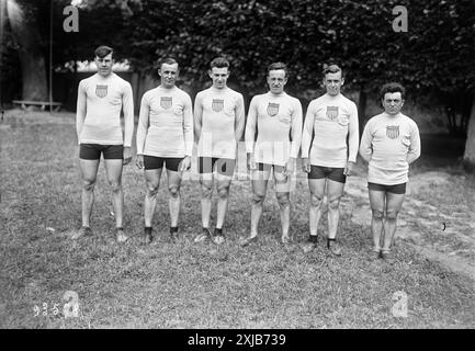 Olympische Spiele in Paris am 8. Juli 1924 in Rocquencourt, Bild der olympischen Mannschaft des Radrennsports der Vereinigten Staaten - (von links nach rechts) Boulicault, Gronkowski, V. Hopkins, Braet, Hentschel, James Armando - unbekannter Fotograf Stockfoto