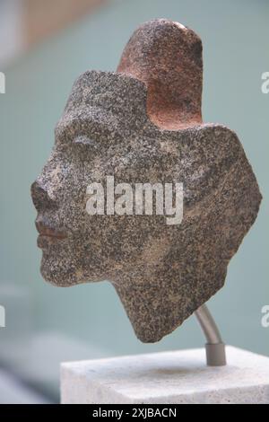 Büste der ägyptischen Königin Nefertiti. Neues Königreich Ägypten. Amarna-Periode. Ägyptisches Museum Berlin, Deutschland. Stockfoto