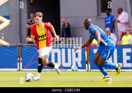 Genk, Belgien. Juli 2024. GENK, H. Essers Talent Park, 17.07.2024, Staffel 2024/2025, Freundschaftsspiel. Während des Spiels KRC Genk - Go Ahead Eagles (freundlich), Endergebnis 1:2, GA Eagles Spieler Thibo Baeten Credit: Pro Shots/Alamy Live News Stockfoto