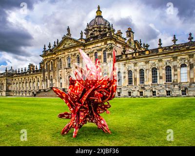 Castle Howard, North Yorkshire, 3. Juni 2024. Mit Skulptur Stockfoto