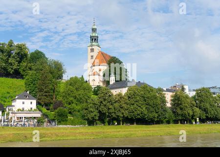 Salzburg, Österreich. 30. Juni 2024. N.S. Blick auf Maria Assunta in der Kirche Cielo di Mulln im Stadtzentrum Stockfoto