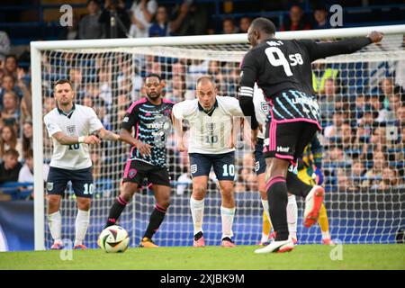 Mo Farah ist bereit für England im Celebrity Soccer Aid 2024 Spiel in Stamford Bridge zu spielen. Stockfoto