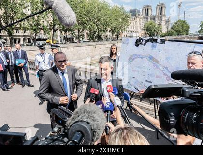 Saint Ouen, Paris, Frankreich. Juli 2024. Die Aktivierung des Anti-Terror-Perimeters (SILT), der seit dem 18. Juli 2024 anlässlich der Eröffnungszeremonie der Olympischen Spiele in Anwesenheit des Ministers für Inneres und Überseegebiete Gérald DARMANIN und des Präfekten von Paris, Marc Guillaume, Präfekt der Region Ile-de-France, eingerichtet wurde; der Polizeipräfekt und die Führungskräfte des Polizeipräsidiums. (Kreditbild: © Sadak Souici/ZUMA Press Wire) NUR REDAKTIONELLE VERWENDUNG! Nicht für kommerzielle ZWECKE! Stockfoto