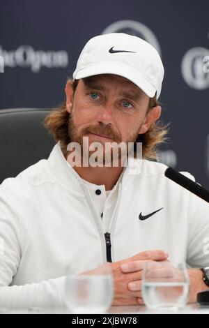 17. Juli 2024; Royal Troon Golf Club, Troon, South Ayrshire, Schottland; Open Championship Practice Day 3; Tommy Fleetwood spricht mit den Medien Stockfoto