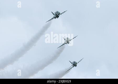 Cirencester, Großbritannien. Juli 2024. BAE System Hawk Mk.65 der Royal Saudi Air Force „Saudi Hawks“ während des Royal International Air Tattoo 2024 Ankunftstages in RAF Fairford, Cirencester, Vereinigtes Königreich, 17. Juli 2024 (Foto: Cody Froggatt/News Images) in Cirencester, Vereinigtes Königreich am 17. Juli 2024. (Foto: Cody Froggatt/News Images/SIPA USA) Credit: SIPA USA/Alamy Live News Stockfoto