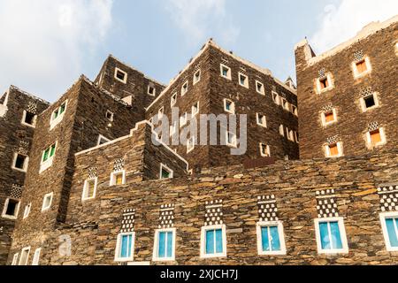 Abha, Saudi-Arabien: Blick auf das antike Dorf Rijal Almaa in der Nähe von Abha in Saudi-Arabien Bergen Stockfoto