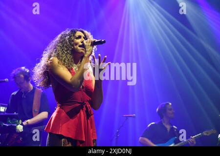 Paris, Frankreich. Juli 2024. Kimberose tritt am 16. Juli 2024 in der seine Musicale in Paris auf. Foto: Christophe Meng/ABACAPRESS. COM Credit: Abaca Press/Alamy Live News Stockfoto