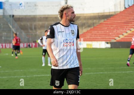 Philipp Strompf (SSV Ulm 1846 Fussball, 32), SpVgg Unterhaching vs. SSV Ulm 1846 Fussball, Fussball, 2. Bundesliga, Testspiel, Saison 24/25, 17.07.2024, DFL-VORSCHRIFTEN VERBIETEN JEDE VERWENDUNG VON FOTOGRAFIEN ALS BILDSEQUENZEN, Foto: Eibner-Pressefoto/Jenni Maul Stockfoto