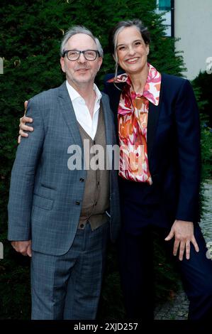 Olli Dittrich und Natja Brunckhorst bei der Premiere des Kinofilms zwei zu eins im Delphi Filmpalast. Berlin, 17.07.2024 *** Olli Dittrich und Natja Brunckhorst bei der Premiere des Films zwei zu eins im Delphi Filmpalast Berlin, 17 07 2024 Foto:XA.xBuggex/xFuturexImagex eins 4706 Stockfoto