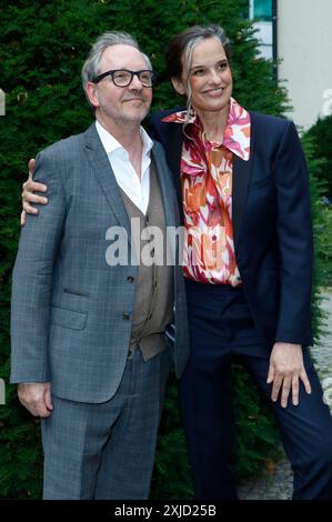 Olli Dittrich und Natja Brunckhorst bei der Premiere des Kinofilms zwei zu eins im Delphi Filmpalast. Berlin, 17.07.2024 *** Olli Dittrich und Natja Brunckhorst bei der Premiere des Films zwei zu eins im Delphi Filmpalast Berlin, 17 07 2024 Foto:XA.xBuggex/xFuturexImagex eins 4707 Stockfoto