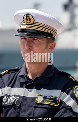 Toulon, Frankreich. Juli 2024. Capitaine de Vaisseau Adrien Schaar, Kommandeur des PHA Tonnerre (Amphibious Helicopter Carrier) kehrt am 16. Juli 2024 von der Misson Jeanne d’Arc in Toulon zurück. Foto: Laurent Coust/ABACAPRESS. COM Credit: Abaca Press/Alamy Live News Stockfoto