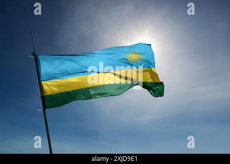 Die Flagge Ruandas die Flagge hat drei Farben: Blau, gelb und grün Stockfoto