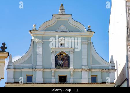 Bunte Patrizierhäuser am Platz der Republik in Pilsen, Böhmen, Tschechien. Stockfoto