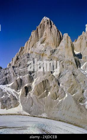 Mount Fitz Roy, 3405 m, vom Cerro Torre im Los Glaciares Nationalpark, Patagonien, Provinz Santa Cruz, Argentinien, Südamerika. Januar 1993. Stockfoto