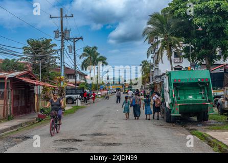 Straßenszene in der Innenstadt von Bocas del Toro, Panama Stockfoto