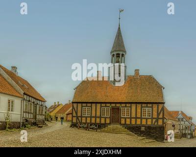 Das alte Rathaus von 1789, Ebeltoft, Dänemark, September 9, 2019 Stockfoto