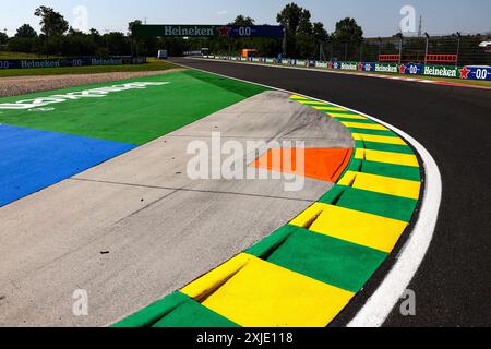 Budapest, Ungarn. Juli 2024. Schaltkreisatmosphäre – Bordsteindetails. 18.07.2024. Formel-1-Weltmeisterschaft, Rd 13, Großer Preis Von Ungarn, Budapest, Ungarn, Vorbereitungstag. Das Foto sollte lauten: XPB/Alamy Live News. Stockfoto