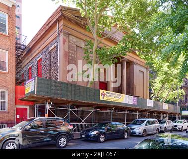 NYC Chinatown: Die historische Oliver Street Baptist Church, auch bekannt als Mariners’ Temple Baptist Church, wurde wegen der Reparatur der zerbröckelnden Fassade aus dem Jahr 1845 geschlossen. Stockfoto