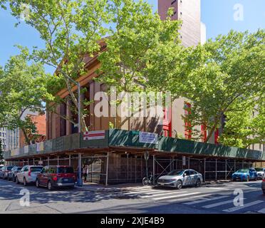 NYC Chinatown: Die historische Oliver Street Baptist Church, auch bekannt als Mariners’ Temple Baptist Church, wurde wegen der Reparatur der zerbröckelnden Fassade aus dem Jahr 1845 geschlossen. Stockfoto