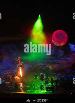 ABD0037 20240714 - Szene aus der Oper 'der Freischütz' bei einer Fotoprobe anlässlich des Bregenzer Festivals auf der Seebühne am Samstag, 13. Juli 2024, in Bregenz, Österreich. Moritz von Treuenfels (Samiel), im Rahmen einer Fotoprobe der Oper 'der Freischütz', anl. Der Bregenzer Festspiele auf der Seebühne am Samstag, 13. Juli 2024 in Bregenz. - FOTO: APA/DIETMAR STIPLOVSEK - 20240713 PD14827 Stockfoto