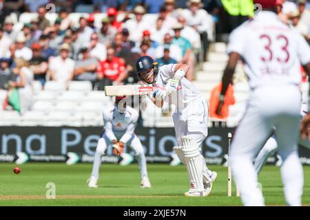 Nottingham, Großbritannien. Juli 2024. Ollie Pope of England im Einsatz beim Spiel der Rothesay International Test Match Series zwischen England und West Indies am 18. Juli 2024 in Trent Bridge, Nottingham, England. Foto von Stuart Leggett. Nur redaktionelle Verwendung, Lizenz für kommerzielle Nutzung erforderlich. Keine Verwendung bei Wetten, Spielen oder Publikationen eines einzelnen Clubs/einer Liga/eines Spielers. Quelle: UK Sports Pics Ltd/Alamy Live News Stockfoto