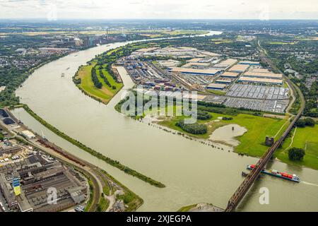 Luftbild, Duisburg-West, Logport I Eins Rheinhausen, duisport mit Automobil-Logistik am Fluss Rhein, Friemersheim, Duisburg, Ruhrgebiet, Nordrhein-Westfalen, Deutschland ACHTUNGxMINDESTHONORARx60xEURO *** Luftansicht, Duisburg West, Logport I Eins Rheinhausen, duisport mit Automobillogistik am Rhein, Friemersheim, Duisburg, Ruhrgebiet, Nordrhein-Westfalen, Deutschland ACHTUNGxMINDESTHONORARx60xEURO Stockfoto