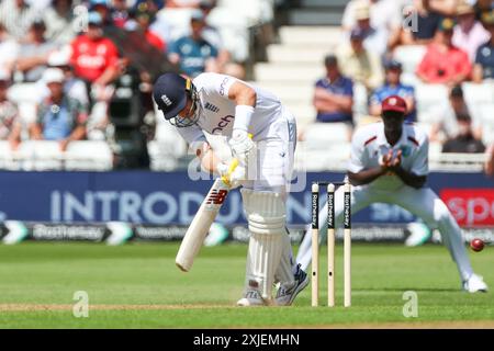 Nottingham, Großbritannien. Juli 2024. Joe Root of England im Einsatz beim Spiel der Rothesay International Test Match Series zwischen England und West Indies am 18. Juli 2024 in Trent Bridge, Nottingham, England. Foto von Stuart Leggett. Nur redaktionelle Verwendung, Lizenz für kommerzielle Nutzung erforderlich. Keine Verwendung bei Wetten, Spielen oder Publikationen eines einzelnen Clubs/einer Liga/eines Spielers. Quelle: UK Sports Pics Ltd/Alamy Live News Stockfoto