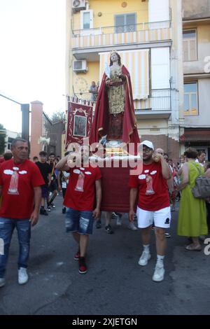 12. Juli 2024, Arzano, Campania/Neapel, Italien: Wiederaufbau der Tragedia di Santa Giustina in Arzano. (Kreditbild: © Salvatore Esposito/Pacific Press via ZUMA Press Wire) NUR REDAKTIONELLE VERWENDUNG! Nicht für kommerzielle ZWECKE! Stockfoto