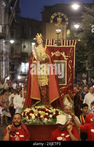 12. Juli 2024, Arzano, Campania/Neapel, Italien: Wiederaufbau der Tragedia di Santa Giustina in Arzano. (Kreditbild: © Salvatore Esposito/Pacific Press via ZUMA Press Wire) NUR REDAKTIONELLE VERWENDUNG! Nicht für kommerzielle ZWECKE! Stockfoto