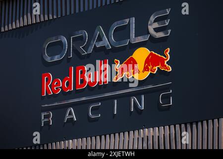 Budapest, Hongrie. Juli 2024. Red Bull Racing Logo-Illustration während des Formel-1-Großen Preises von Ungarn 2024, 13. Runde der Formel-1-Weltmeisterschaft 2024 vom 19. Bis 21. Juli 2024 auf dem Hungaroring, in Mogyorod, Ungarn - Foto Eric Alonso/DPPI Credit: DPPI Media/Alamy Live News Stockfoto