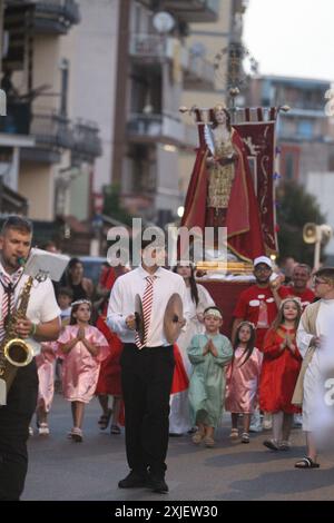 12. Juli 2024, Arzano, Campania/Neapel, Italien: Wiederaufbau der Tragedia di Santa Giustina in Arzano. (Kreditbild: © Salvatore Esposito/Pacific Press via ZUMA Press Wire) NUR REDAKTIONELLE VERWENDUNG! Nicht für kommerzielle ZWECKE! Stockfoto