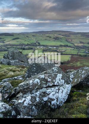 Ein Blick auf Shropshire von der Spitze des Corndon Hill, der an der Grenze von England und Wales in der Nähe von Church Stoke, Powys, Großbritannien liegt Stockfoto