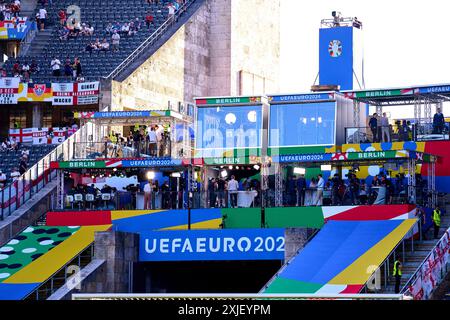 Fernsehstudios im Endspiel SPANIEN - ENGLAND 2-1 der UEFA-Europameisterschaften 2024 am 14. Juli 2024 in Berlin. Fotograf: Peter Schatz Stockfoto