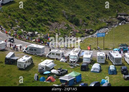 13. Juli 2024, Bareges, Occitanie, Frankreich: Bareges, Frankreich, 13. Juli 2024: die Abtrünnigkeit durch den Col du Tourmalet während der 14. Etappe der Tour de France 2024 zwischen Pau und Saint-Lary-Soulan Pla dÂ´Adet am 13. Juli 2024 in Bareges, Frankreich. (Kreditbild: © Alberto Brevers/Pacific Press via ZUMA Press Wire) NUR REDAKTIONELLE VERWENDUNG! Nicht für kommerzielle ZWECKE! Stockfoto