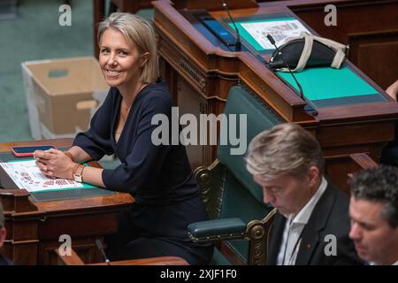 Brüssel, Belgien Juli 2024. Verteidigungsministerin Ludivine Dedonder wird auf einer Plenartagung der Kammer im bundesparlament am Donnerstag, den 18. Juli 2024 in Brüssel dargestellt. BELGA PHOTO JONAS ROOSENS Credit: Belga News Agency/Alamy Live News Stockfoto