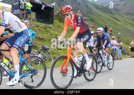 Bareges, Occitanie, Frankreich. Juli 2024. Bareges, Frankreich, 13. Juli 2024: Der INEOS Grenadiers Radfahrer Ben Turner (38) während der 14. Etappe der Tour de France 2024 zwischen Pau und Saint-Lary-Soulan Pla dÂ´Adet am 13. Juli 2024 in Bareges, Frankreich. (Kreditbild: © Alberto Brevers/Pacific Press via ZUMA Press Wire) NUR REDAKTIONELLE VERWENDUNG! Nicht für kommerzielle ZWECKE! Stockfoto