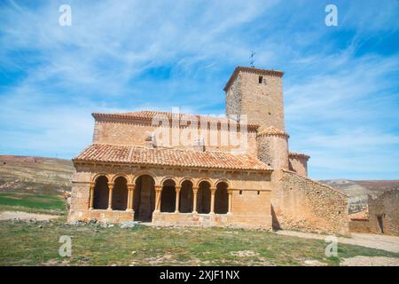 Fassade der Kirche San Pedro. Caracena, Provinz Soria, Castilla Leon, Spanien. Stockfoto