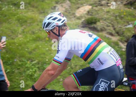 Bareges, Occitanie, Frankreich. Juli 2024. Bareges, Frankreich, 13. Juli 2024: Der Radfahrer von Alpecin - Deceuninck, Mathieu van der Poel (101) während der 14. Etappe der Tour de France 2024 zwischen Pau und Saint-Lary-Soulan Pla dÂ´Adet, am 13. Juli 2024 in Bareges, Frankreich. (Kreditbild: © Alberto Brevers/Pacific Press via ZUMA Press Wire) NUR REDAKTIONELLE VERWENDUNG! Nicht für kommerzielle ZWECKE! Stockfoto