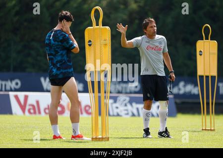 Dimaro, Trentino, Italien. Juli 2024. Antonio Conte Trainer von Neapel am 8. Tag des Trainingslagers der SSC Napoli in Dimaro Folgarida, Trient, Italien am 18. Juli 2024 (Foto: © Ciro de Luca/ZUMA Press Wire) NUR REDAKTIONELLE VERWENDUNG! Nicht für kommerzielle ZWECKE! Stockfoto